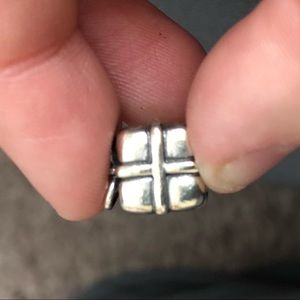 SS pandora present charm